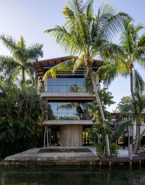 Brillhart elevates Miami home with stilts in response to rising sea levels Modern Miami, Buy My House, Coral Walls, House On Stilts, Miami Houses, Flood Zone, Chongqing, Gifu, Stilts