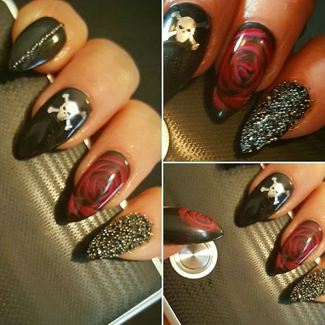 Shellac, roses, skulls, swarovski, guns n roses Rock N Roll Nail Art, Rock N Roll Nails, Rosé Concert, Skull Nails, Chic Nail Art, October Nails, Rose Nails, Biker Chic, Chic Nails