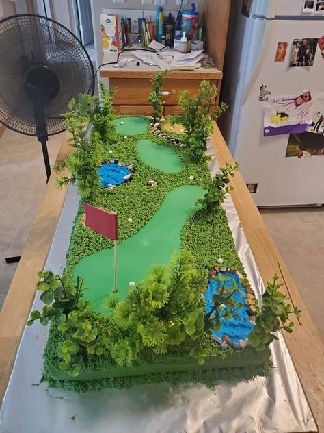 Golf Course Cake, Cake Carving, Golf Themed Cakes, Golf Birthday Cakes, Sports Cookies, Golf Theme Party, Birthday Canvas, 17 Birthday Cake, Sheet Cake Designs