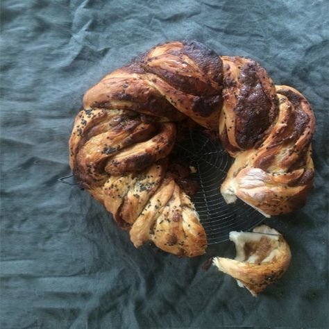 Sweet tahini Easter bread Tahini Bread, Cypriot Food, Eat Greek, Tahini Recipe, Dough Press, Easter Bread, Just Give Up, Easter Dinner, Banana Smoothie