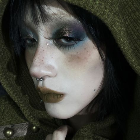 Colorful Goth, Funky Makeup, Show Makeup, Alt Makeup, Swag Makeup, Green Makeup, Ethereal Makeup, Unique Makeup, Dope Makeup