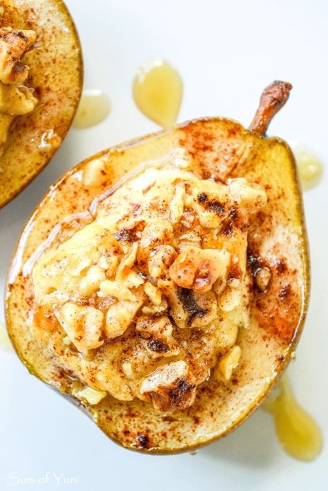 Baked Pears With Cinnamon And Honey, Baked Pears Recipe, Stuffed Pears, Honey Walnuts, Fruit Deserts, Pear Dessert Recipes, Roasted Pears, Honey Dessert, Goddess Party