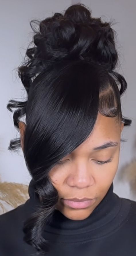 Bun With Side Curl, 90s High Bun Wedding, High Bun With Curls Hanging Down, Sleek Ponytail With Curls, Side Part Updo Black Women, Bun Side Part, Bun With Curls Hanging Down, Pin Curl Bun, Updo With Bang