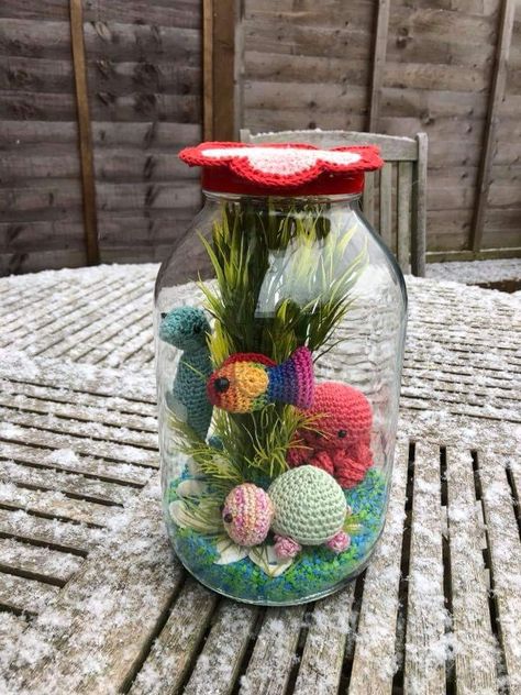 Crochet Aquarium, Crochet Sea Creatures, Crochet Fish, Crochet Rings, Crochet Goodies, Fish Bowl, Crochet Doll Pattern, Unique Crochet, In A Jar