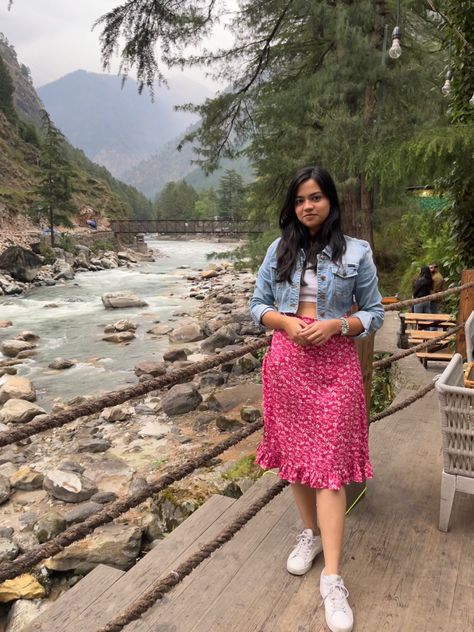 Spring outfit. Summer outfit. Red skirt outfit. Denim jacket outfit Red Floral Skirt Outfit, Skirt With Denim Jacket, Outfit With Denim Jacket, Floral Skirt Outfit, Floral Skirt Outfits, Red Floral Skirt, Outfit For Summer, Denim Jacket Outfit, Skirt Denim