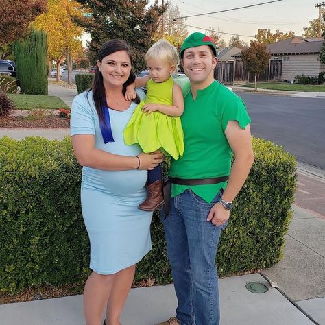 Tinkerbell Family Costume, Wendy And Tinkerbell Costumes, Wendy And Tinkerbell, Peter Pan Wendy, Family Halloween Costume, Wendy Darling, Tinker Bell Costume, Family Costumes, Family Halloween Costumes