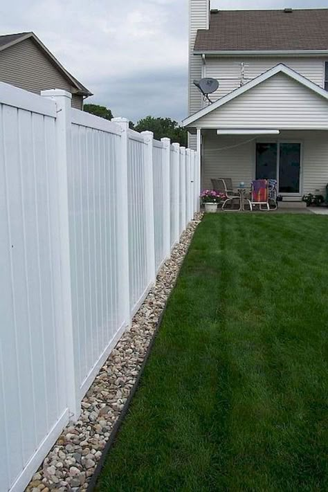 Privacy Fence Designs, Privacy Landscaping, Cheap Backyard, White Fence, Backyard Privacy, Diy Fence, Privacy Fences, Fence Landscaping, Fence Decor