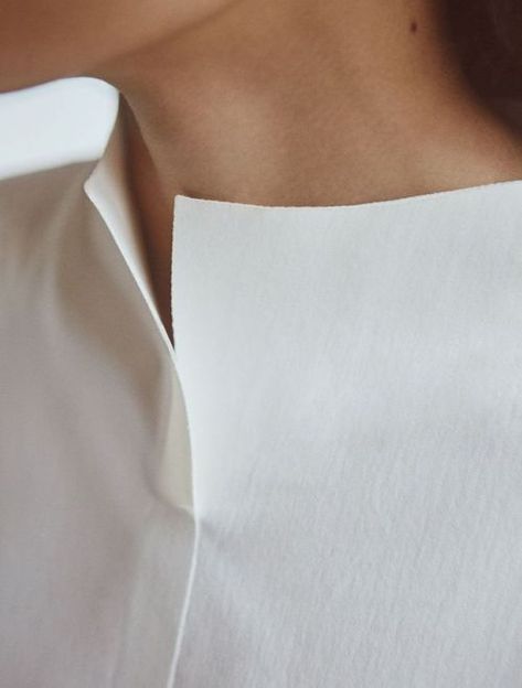 merde-petit-maitre:Fashion Modern Hepburn, White Dress Shirt, Clothing Details, Minimal Chic, Simple Shirts, 가을 패션, White Shirts, Minimal Fashion, Fashion Details