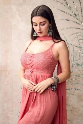 Anarkali Georgette, Flared Anarkali, Chikankari Anarkali, Pink Anarkali, Chikankari Suits, Popular Actresses, Anarkali Kurta, Ethnic Outfits, U Neck