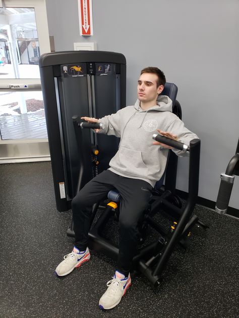 Personal trainer Ian is demonstrating the chest press machine today for us. This machine mimics the bench press but provides you with more stability and offers improved form through the whole movement. Ian thinks you're going to find this machine a must to be add to your upper body routine! Upper Body Routine, Chest Press Machine, Bench Press Machine, Body Routine, Chest Press, Athletic Club, Athletic Clubs, Press Machine, Bench Press