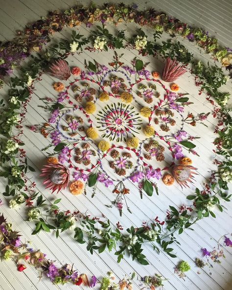 Pin On Embroidery; Brazilian Work 016 Nature Mandala, Magia Das Ervas, Sacred Circle, Deco Nature, Earth Art, Witch Aesthetic, Nature Crafts, Arte Floral, Flower Mandala