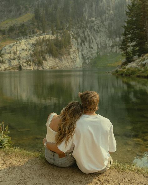 Enya + Joe running around & swinging off of the biggest rope swing that I’ve ever seen☁️ Hiking With Girlfriend, Couples Running, Dragon Quest, Distance Relationship, Long Distance Relationship, Photography Inspo, Long Distance, Running, Quick Saves