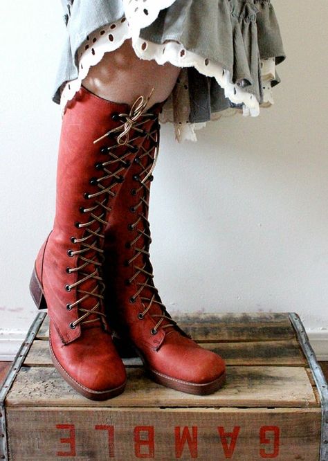 boots Boots Vintage Outfit, Pinup Clothes, Knee High Lace Up Boots, Lace Knee High Boots, High Lace Up Boots, Boots Vintage, Vintage Outfit, Red Boots, Crazy Shoes