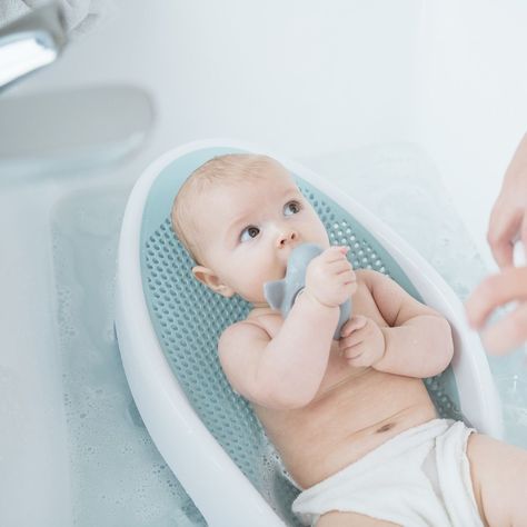 Everything You Need To Know About Bathing Your Baby - Brit + Co Angelcare Bath Support, Newborn Essentials List, Mom Series, Bath Thermometer, Bath Support, Baby Bath Seat, Baby Care Essentials, Baby Baden, Bath Seats