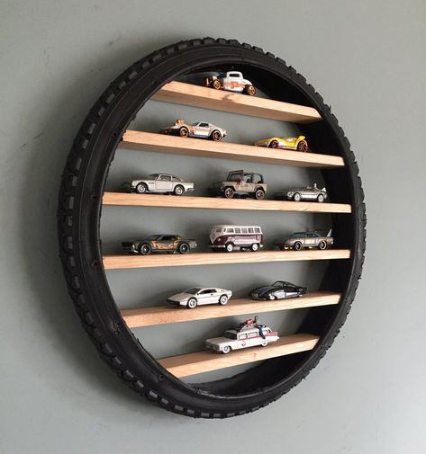 Hot Wheels Shelf, Matchbox Cars Display, Hot Wheels Storage, Hot Wheels Display, Car Display, Wood Projects Plans, Toy Shelves, Hot Wheels Toys, Display Wall