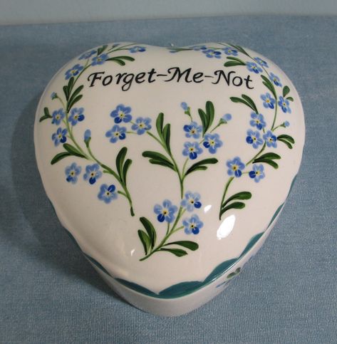 Forget Me Not Pottery, Forget Me Not Ceramic, Painting Jars, Book Aesthetics, China Painting, Vintage Dishes, Wood Rings, Forget Me Not, Pottery Painting