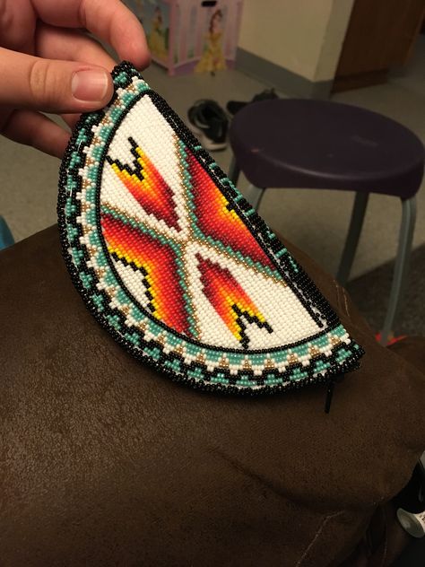 Beaded Coin Purse Native American, Native Medallion, Cindy Lu, Native Fashion, Beaded Coin Purse, Coin Purse Pattern, Beaded Items, Native American Beadwork Patterns, Native Beading