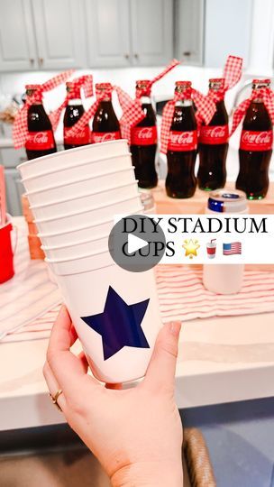 Facebook Cup Decorating, Stadium Cups, Two Years Later, Clear Cups, Diy Cups, Logo Diy, Mom Diy, Paper Cups, 4th Of July Party