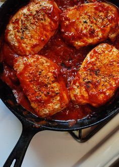 Crockpot Whole Chicken Recipes, Baked Boneless Pork Chops, Braised Pork Chops, Skillet Pork Chops, Boneless Pork Chop Recipes, Slow Cooked Pork, Smothered Pork Chops, Fresh Tomato Sauce, Tomato Gravy