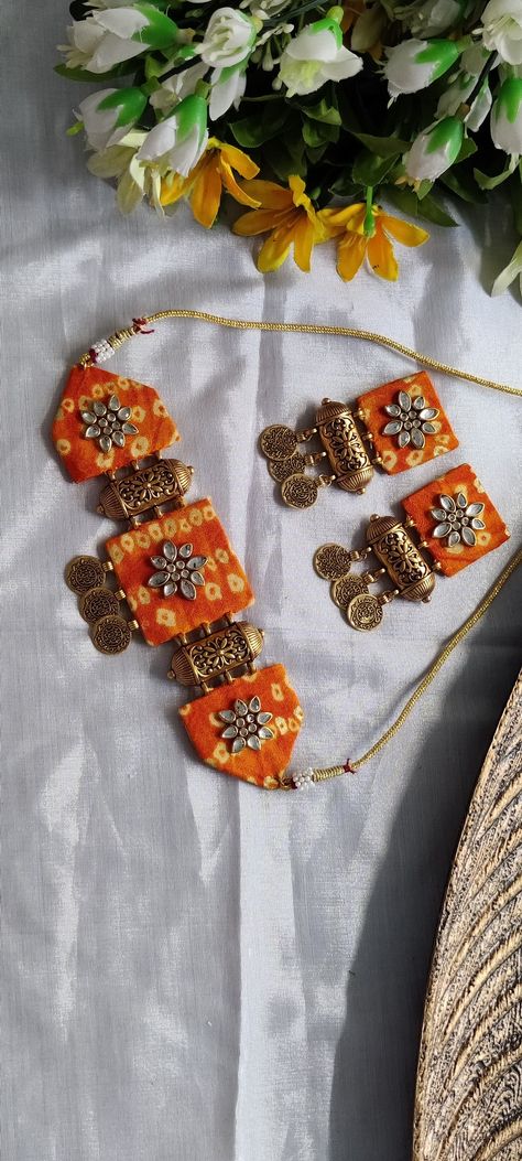 Handmade Fabric Jewellery, Diy Earrings Materials, Diy Fabric Jewellery, Mirror Embroidery, Fabric Jewellery, Orange Jewelry, Art Jewelry Design, Silk Jewelry, Handmade Clay Jewelry