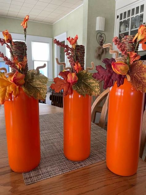 Pumpkin Wine Bottles Diy, Pumpkin Wine Bottle Craft, Thanksgiving Bottle Crafts, Wine Bottle Crafts For Fall, Fall Wine Bottle Decor, Turkey Wine Bottle Craft, Fall Painted Wine Bottles, Fall Wine Bottle Crafts, Fall Wine Bottle Crafts Diy