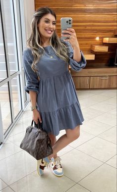 Outfit Vestido Y Tenis, Rita Saraiva, Vestidos Sport, Sun Dress Casual, Ny Outfits, Outfits Vestidos, Maxi Outfits, Glam Outfit, Ootd Dress