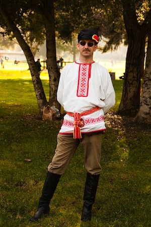 Traditional Russian Costume Russia Clothes, Russian Traditional Clothing, Hairstyles Boys, Nutcracker Costumes, Russian Clothing, Rose Clothing, Russian Men, Russian Folk, Folk Embroidery