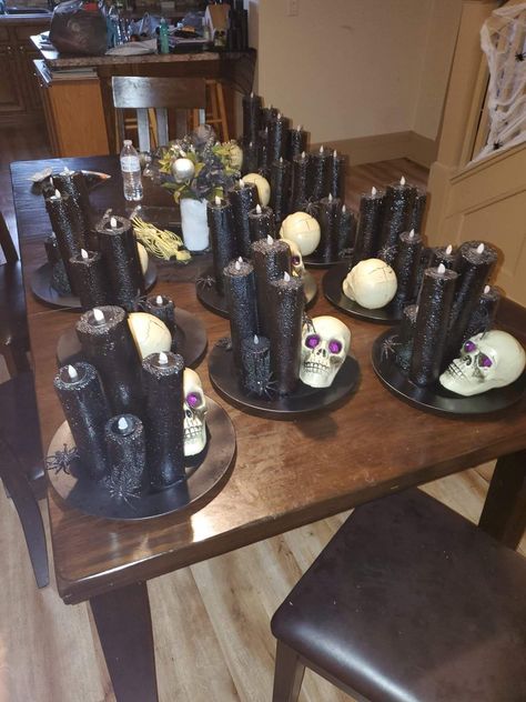 Witch Theme Centerpieces, Halloween Party Table Centerpieces Diy, Halloween Table Centerpieces Party, Cheap Halloween Table Centerpieces, Water Beads Centerpiece Halloween, Skull Table Centerpieces, Centerpieces For Halloween Party, Halloween Party Centerpiece Ideas, Diy Halloween Centerpieces Table