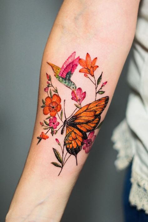 Colorful Hummingbird Tattoo, Cute Couple Tattoo, Monarch Tattoo, Hummingbird Embroidery, Monarch Butterfly Tattoo, Colorful Butterfly Tattoo, Ring Tattoo Designs, Cupcake Tattoos, Couple Tattoo Ideas