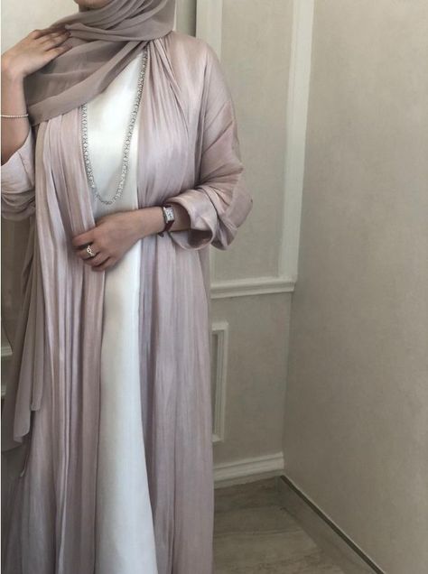 Abaya | Modest Fashion | Hijabi Fashion | Mauve Abaya Outfit, Abaya Asethic, Abaya Fashion 2023, Pastel Abaya, Abaya Modest, Raya 2023, Modest Outfits Muslim, Outfits Muslim, Abaya Designs Latest