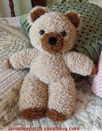 Tricoter un ours peluche, modèles et tuto Teddy Bear Patterns, Bear Patterns, Knitted Teddy Bear, Easy Crochet Baby Blanket, Easy Crochet Baby, Knitting Blogs, Crochet Teddy Bear, Minecraft Pixel Art, A Teddy Bear