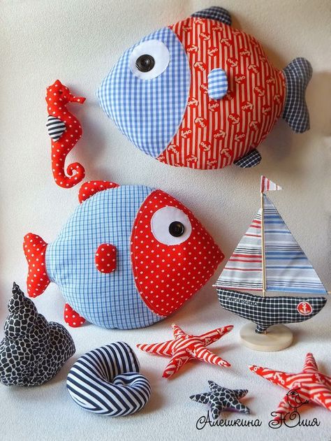 Stuffed Fish, Fabric Fish, Sewing Stuffed Animals, Fabric Toys, Baby Diy, Sewing Toys, Diy Baby, Felt Toys, Fabric Dolls