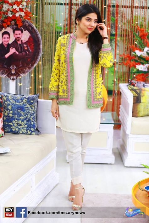 Sanam Baloch Dresses, Cap And Gown Pictures, Kurtis Design, Lace Dress Design, Simple Kurta Designs, Womens Trendy Dresses, Kids Dress Wear, Salwar Kamiz, Fashionista Clothes