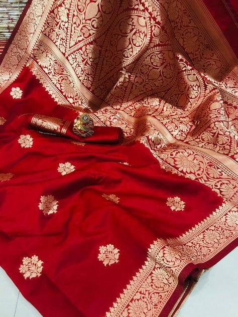 Etsy Saree, Jari Saree, Dress Sharara, Sari Fashion, Chiffon Sarees, Wedding Saree Blouse, Wedding Saree Collection, Cotton Silk Saree, Indian Silk Sarees