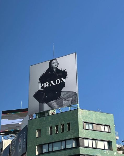 @kendalljenner on instagram Prada Poster, Prada Aesthetic, Fashion Dream Job, Model Lifestyle, Fashion Journals, Model Inspo, Keeping Up With The Kardashians, Model Aesthetic, Artist Life