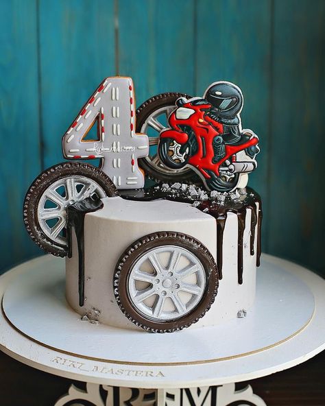 Motor Cake, Motorcycle Birthday Cakes, Birthday Cake Fondant, Motorbike Cake, Bicycle Cake, Motorcycle Cake, Motorcycle Birthday, Bike Cakes, New Birthday Cake