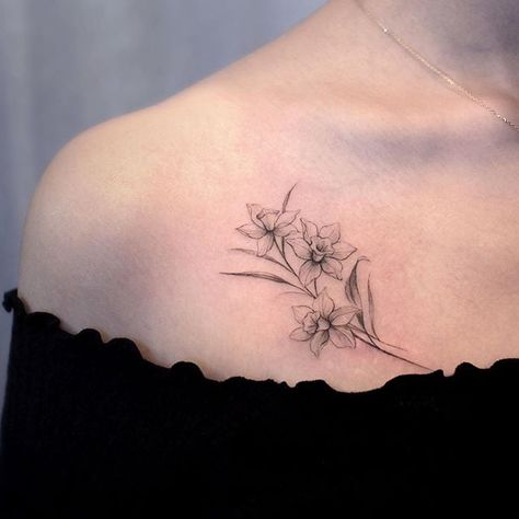 Daffodil Flower Tattoos, Narcissus Flower Tattoos, Daffodil Tattoo, Lavender Tattoo, Bone Tattoos, Poppies Tattoo, Perfect Tattoo, Birth Flower Tattoos, Collar Bone Tattoo