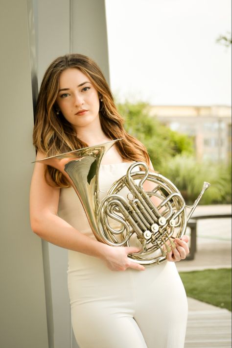 French Horn Portrait, French Horn Senior Pictures, Band Senior Pictures, Piano Photoshoot, Band Portraits, Grad Portraits, Recital Dress, Musician Portraits, French Horn