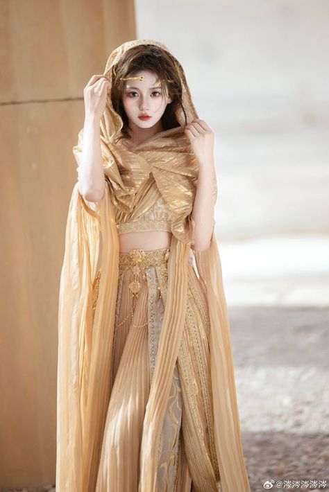 Chinese Fancy Dress, Traditional Asian Dress, Arabian Dress, Ancient Chinese Dress, Chinese Fashion Street, Chinese Style Dress, Dancers Outfit, Aesthetic Grunge Outfit, Princess Outfits