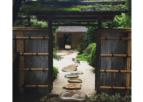 Zen Trädgård, Japanese Exterior, Japanese Gardens Design Ideas, Japanese Inspired Garden, Zen Garden Design, Japanese Zen Garden, Japan Garden, Japanese Garden Design, Asian Garden