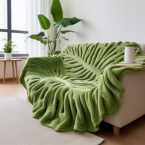 Unusual House, Leaf Blanket, Monstera Plant, Country Living Room, Small Apartment Living, December 13, Traditional Living Room, Living Room Style, Dream Rooms