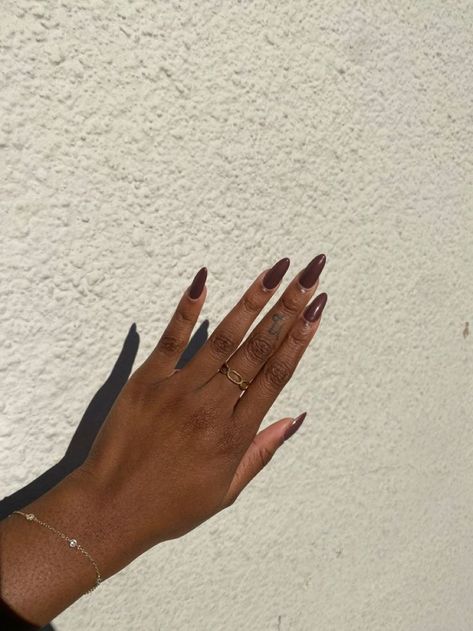 Nails Inspo Black Women, Plain Brown Nails, Brown Nails On Black Women, Almond Nails Fall Colors, Almond Brown Nails, Nail Designs For Black Women, Almond Nails Brown, Fall Nails Black Women, Brown Almond Nails