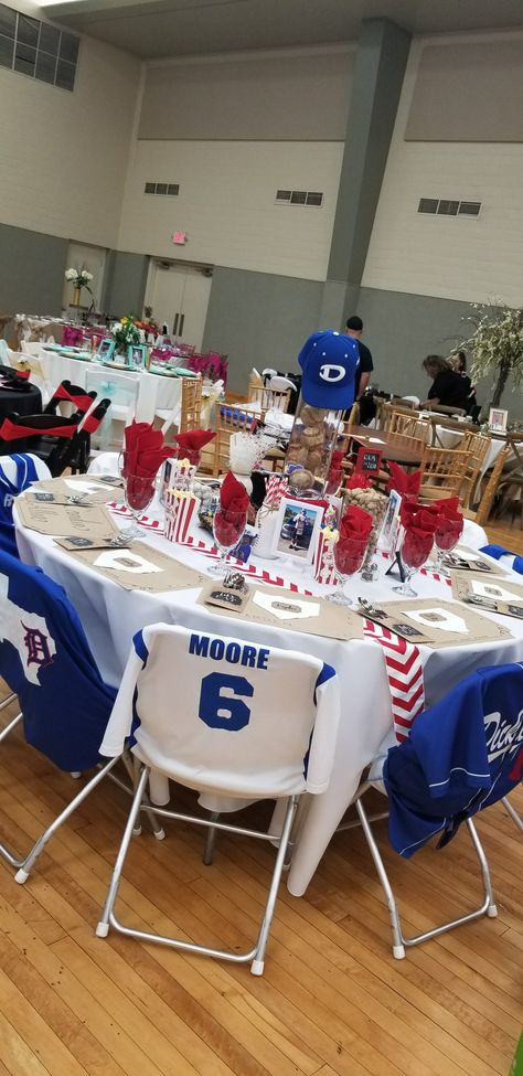 Senior Serve Baseball Table Ideas, Baseball Auction Ideas, Baseball Dinner Centerpieces, Baseball Theme Birthday Party Centerpieces, Baseball Theme Table Decorations, Baseball Senior Serve Tables, Softball Banquet Decorations, Baseball Banquet Decorations, Baseball Table Decor