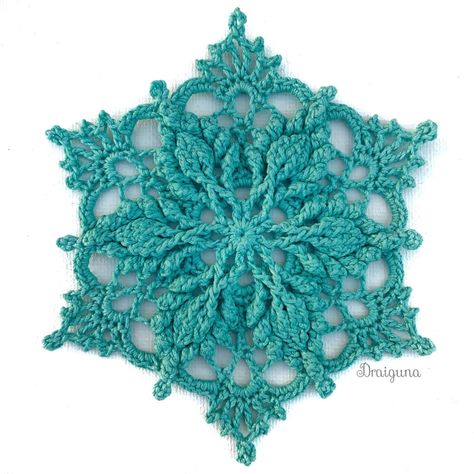 Draiguna: Snowflake Patterns Snowflake Crochet Pattern, Snowflake Crochet, Julia Hart, Crochet Thread Size 10, Crochet Snowflake Pattern, Crochet Snowflakes, Cascade Yarn, Red Heart Yarn, Paintbox Yarn