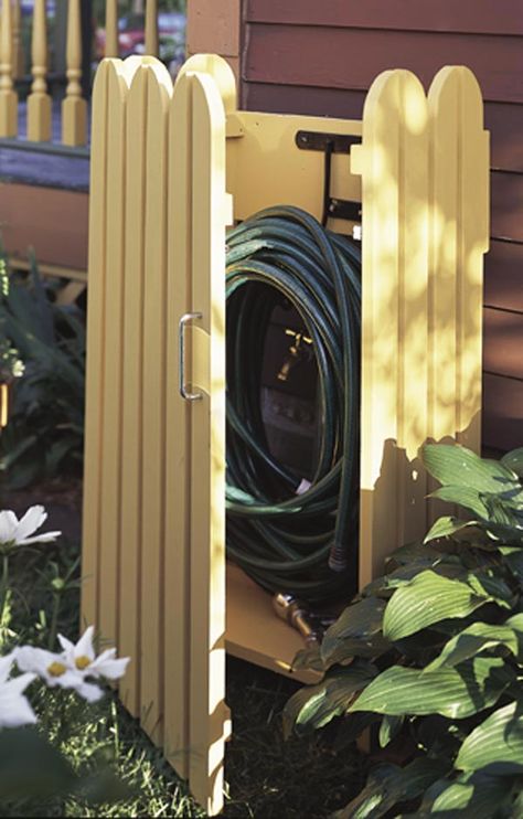 Garden hose hider Woodworking Plan from WOOD Magazine Garden Hose Storage, Garden Hose Holder, نباتات منزلية, Hose Storage, Wood Magazine, Hose Holder, Have Inspiration, Garden Yard Ideas, Woodworking Plan