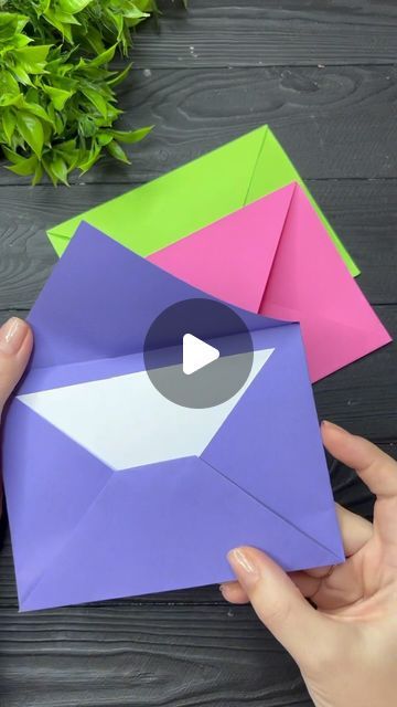 Diy Envelope Tutorial, Origami Busta, Envelope Diy Paper, Aesthetic Sounds, Envelopes Decorados, Kids Craft Gifts, Envelope Tutorial, Paper Folding Crafts, Origami Envelope