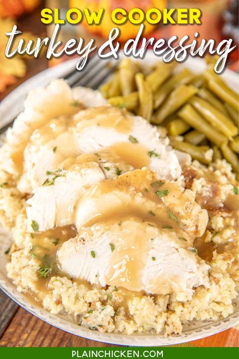 Dressing Stuffing, Dressing Thanksgiving, Turkey Gravy From Drippings, Homemade Turkey Gravy, Making Turkey Gravy, Turkey Breast Crockpot, Gravy From Scratch, Turkey Dressing, Turkey Gravy Recipe