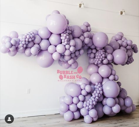 Purple Balloon Garland, Purple Balloons, Lavender Garden, Birthday Balloon Decorations, Balloon Wall, Cabbage Patch, Balloon Design, Diy Party Decorations, Balloon Garland