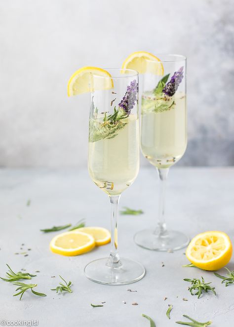 Sparkling Lavender Cocktail - made with Voveti Prosecco and lavender syrup. Bubbly, flowery and sweet, great for a celebration. Easy to make. Pride Cocktails, Lavender Drink, Lavender Cocktail, Passion Fruit Syrup, Frappe Recipe, Lavender Syrup, Orange Cocktails, Pretty Cocktails, Festive Cocktails