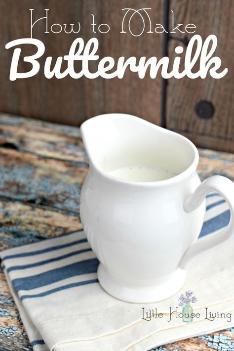 How to make your own buttermilk at home easily and quickly! #ad Buttermilk From Milk, Making Buttermilk, Homemade Buttermilk Pancakes, Make Buttermilk, Cocina Diy, How To Make Buttermilk, Baking Hacks, Homemade Buttermilk, Food Substitutions